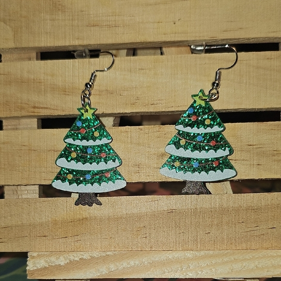 None Jewelry - Festive Christmas Tree Earrings